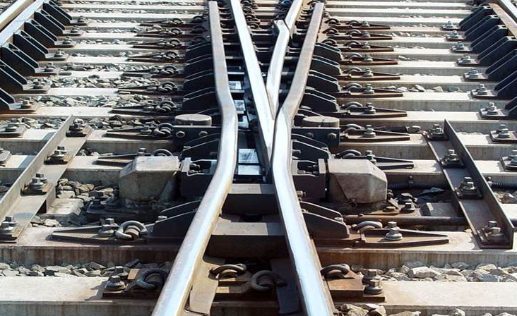 자갈궤도용 노스가동분기기(국철 크로싱부).jpg