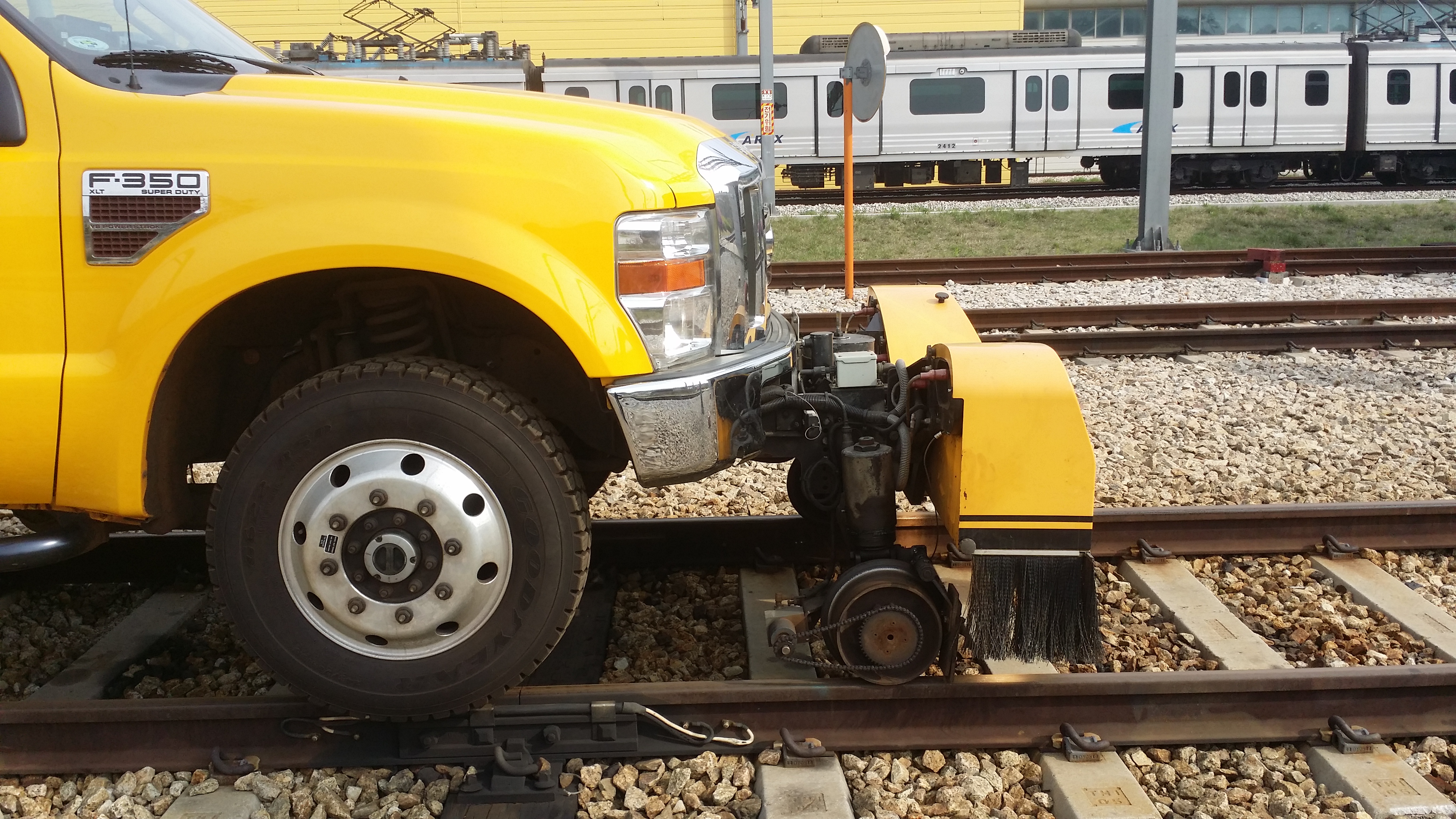 유니목 레일탐상차_3(공항철도).jpg