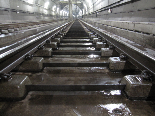 도상 물청소 후.jpg