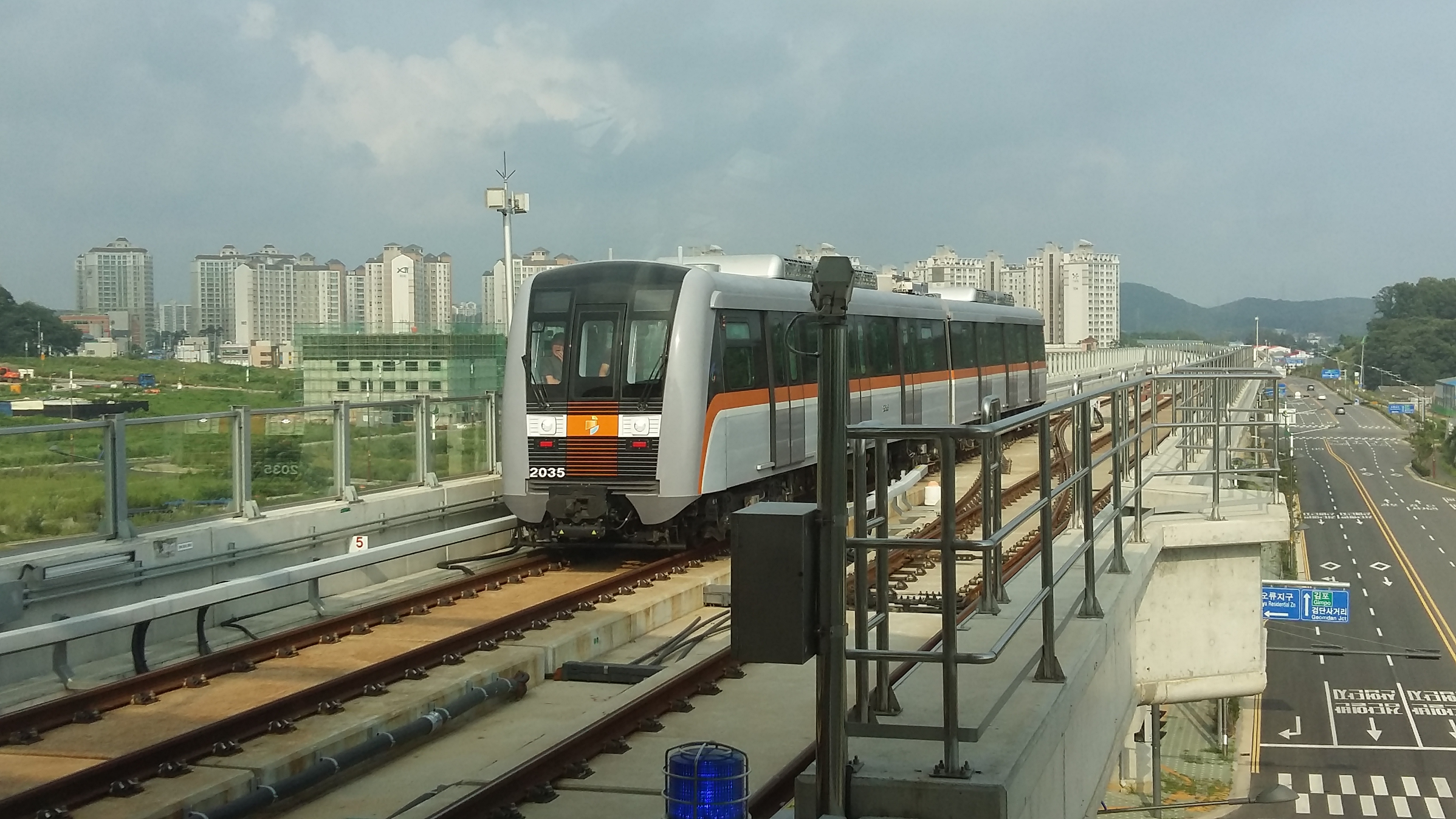 인천지하철 2호선 전동차.jpg