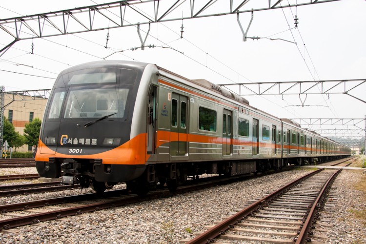 서울교통공사 전동차.jpg