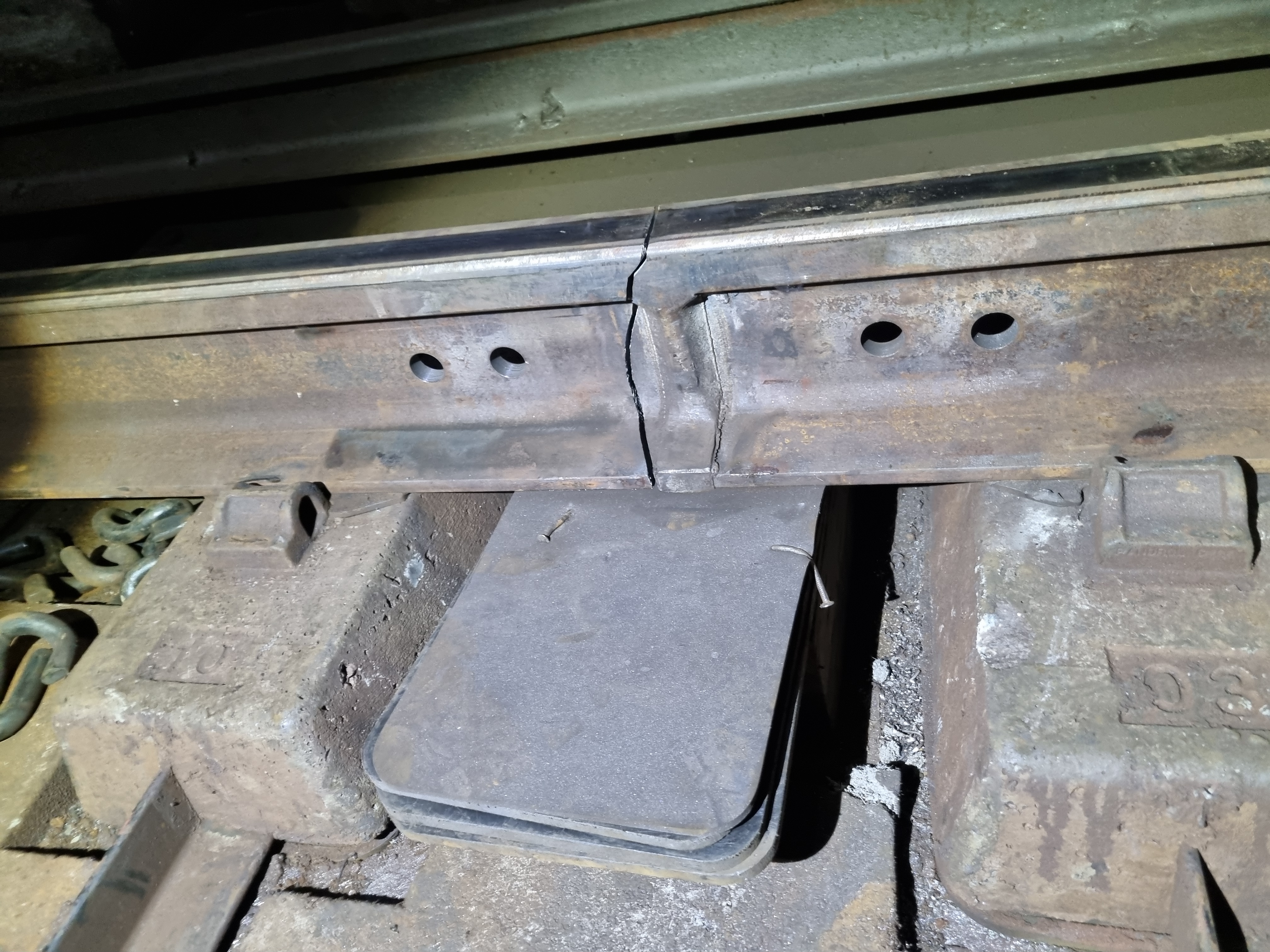 T용접부 균열.jpg