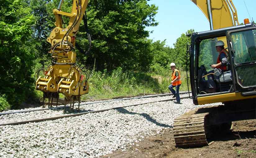 알제리 선로부분 다짐작업.jpg