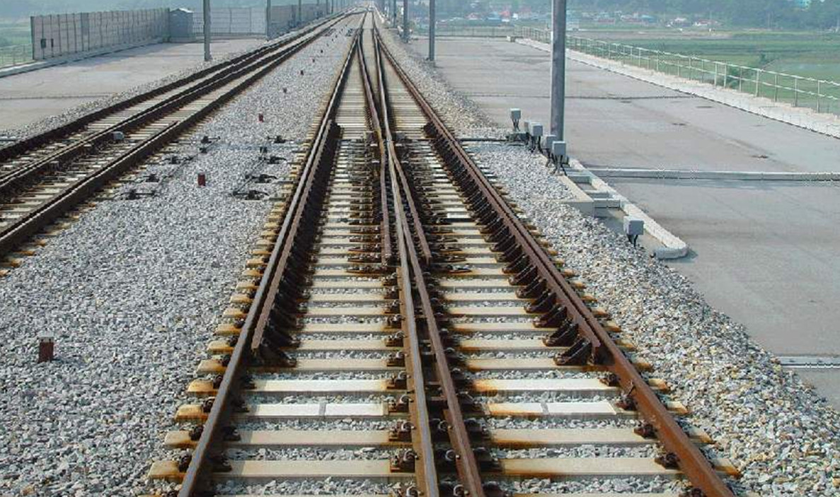 자갈궤도 분기기(노스가동크로싱).jpg