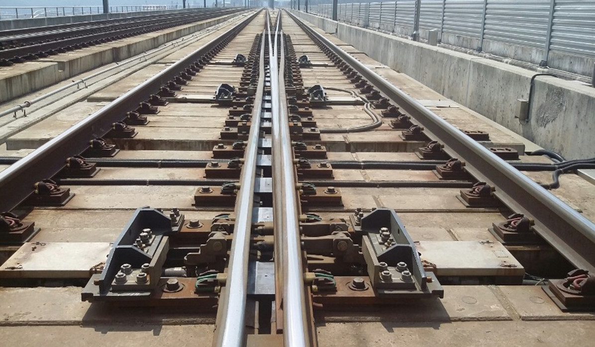 콘크리트 궤도(노스가동크로싱).jpg