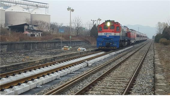 아스팔트 콘크리트 궤도_2.jpg